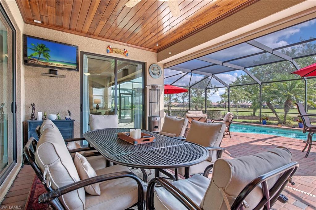 TWIN EAGLES - Residential