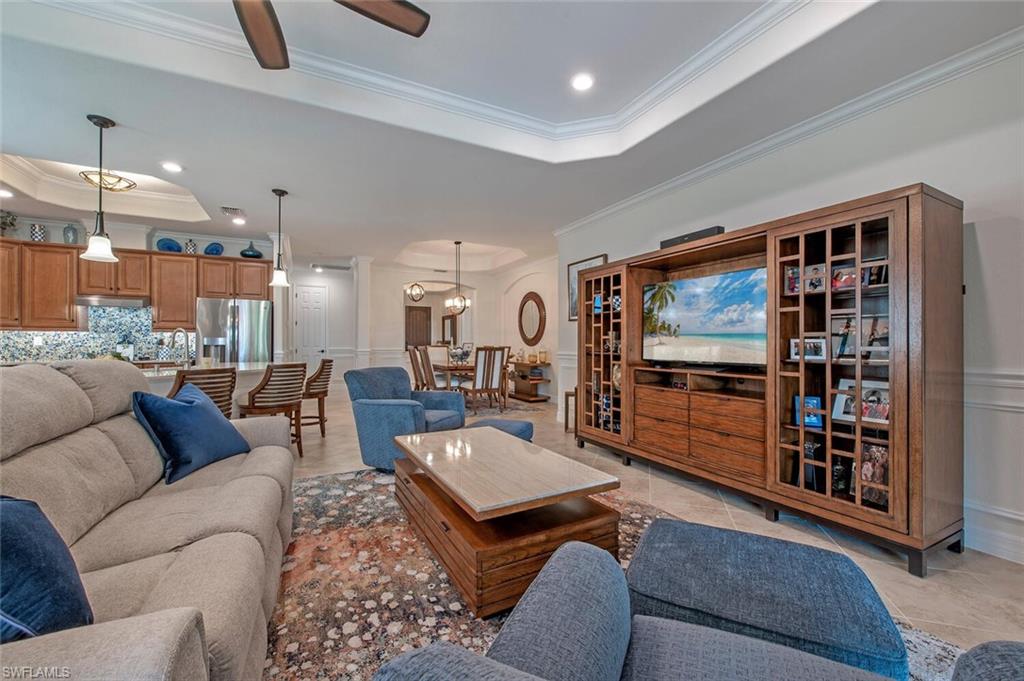 TWIN EAGLES - Residential