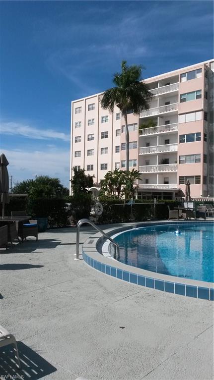 RIVERSIDE CLUB - Residential