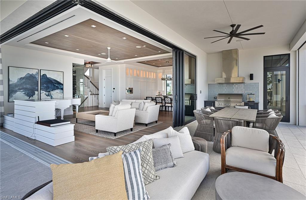 BAREFOOT BEACH - Residential