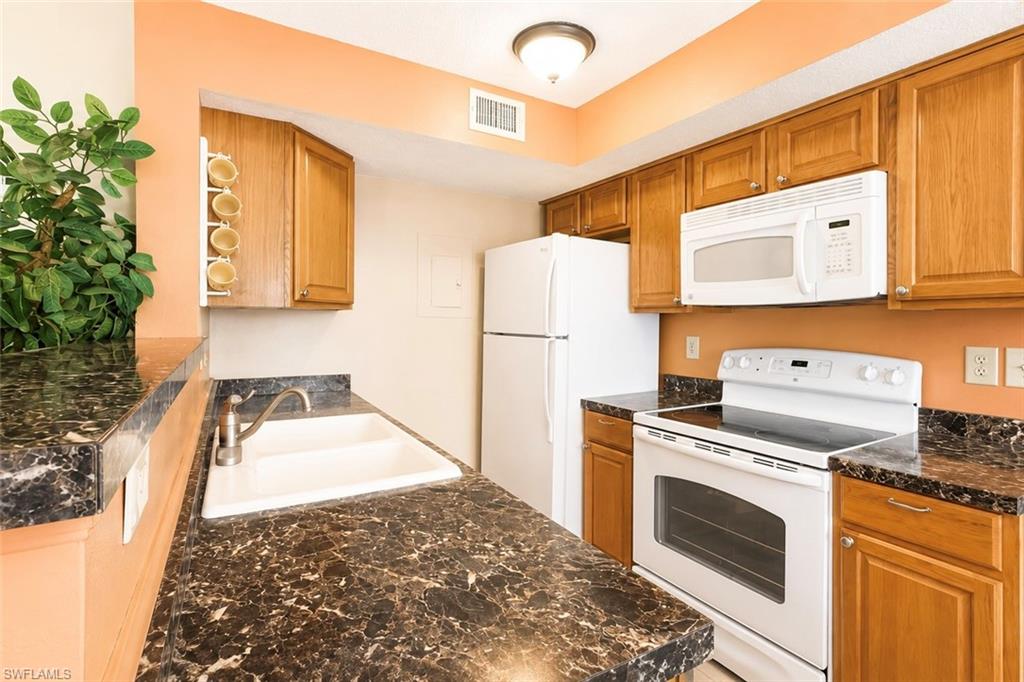 VENETIAN PALMS - Residential