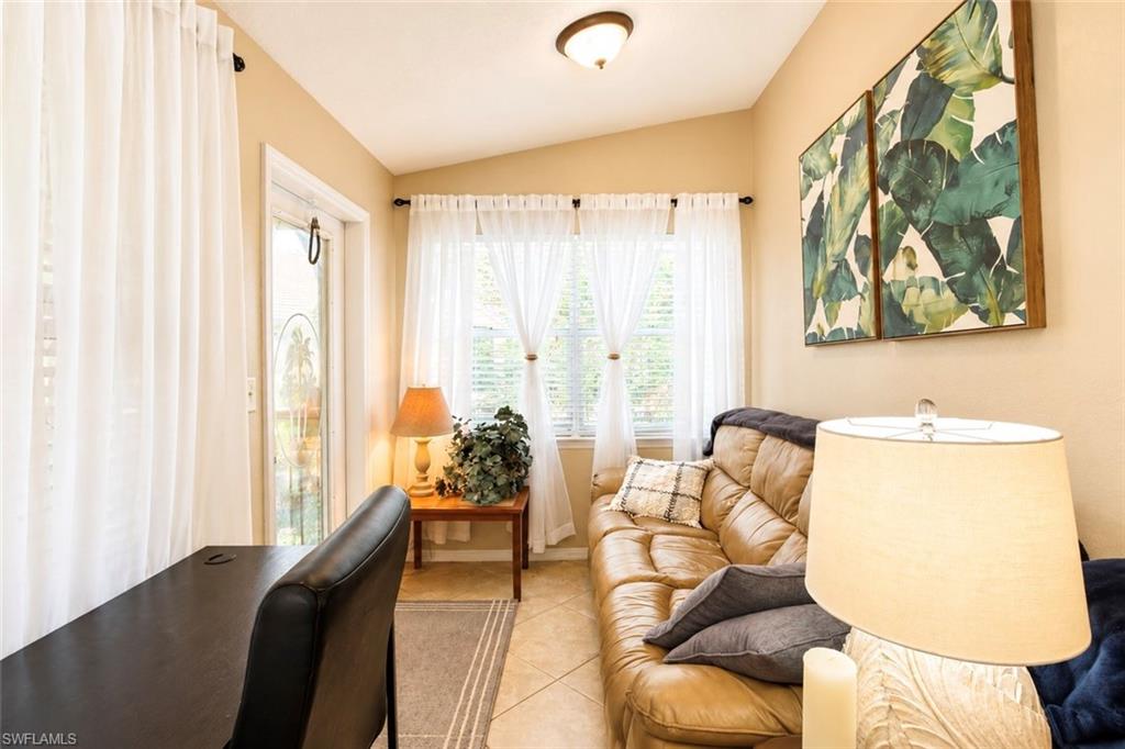 VENETIAN PALMS - Residential