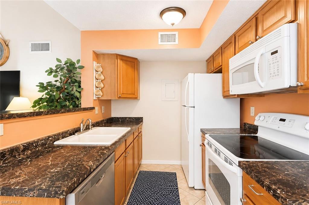 VENETIAN PALMS - Residential