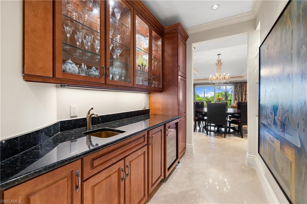 CHARLESTON SQUARE - Residential