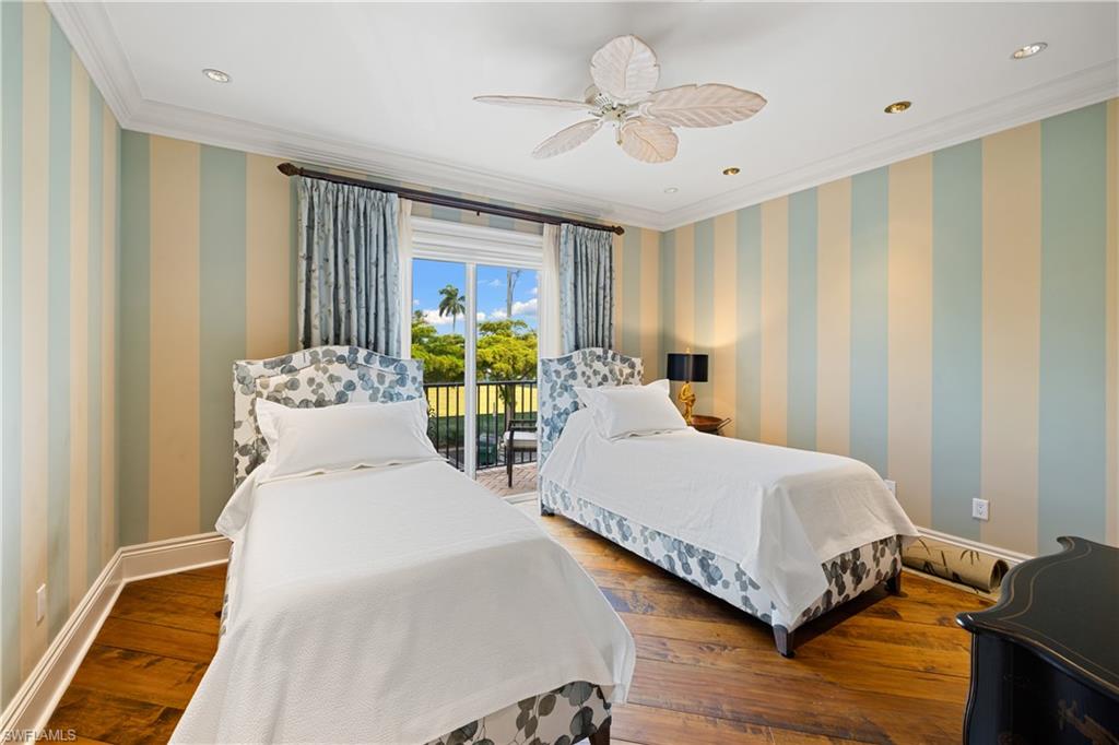 CHARLESTON SQUARE - Residential