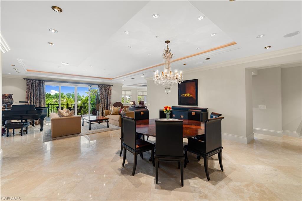 CHARLESTON SQUARE - Residential