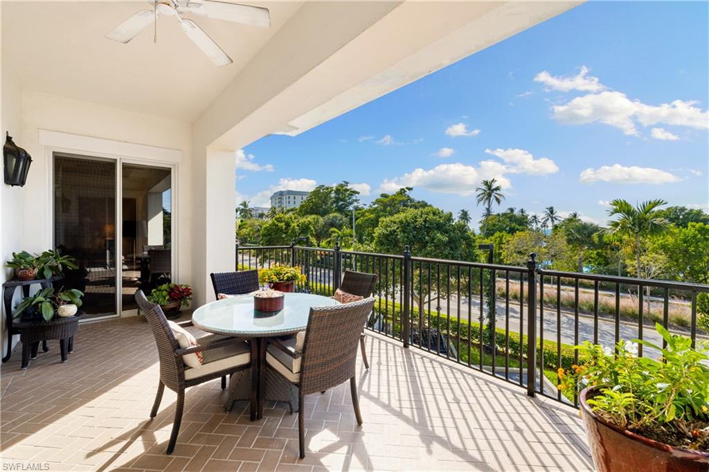 CHARLESTON SQUARE - Residential