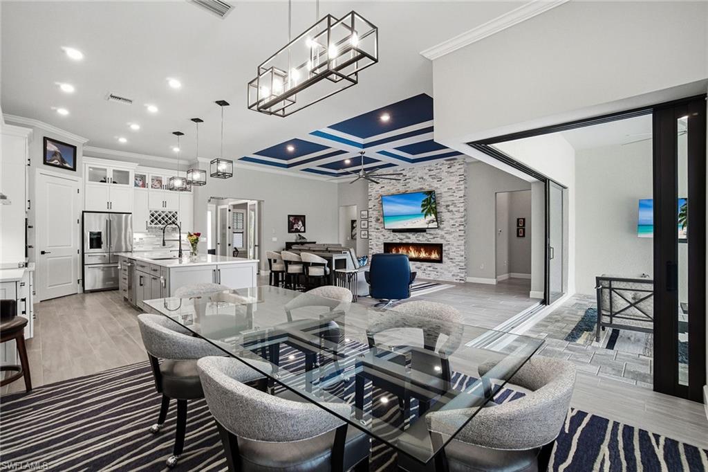 COUNTRY CLUB - Residential