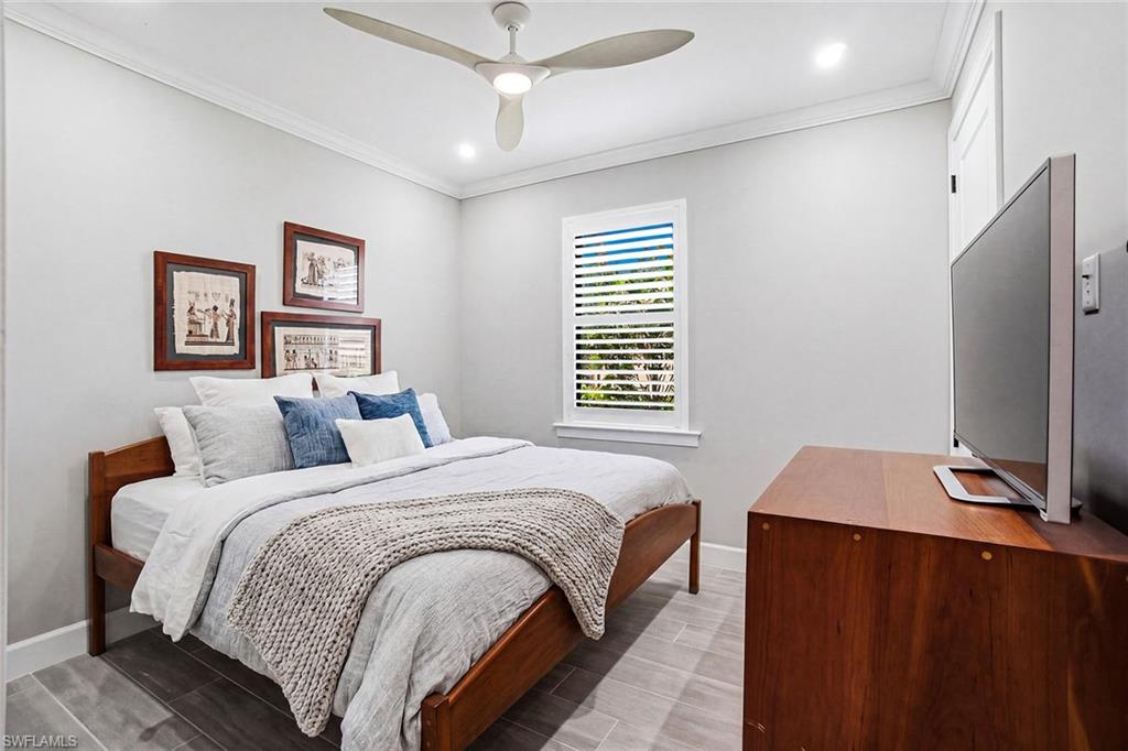 COUNTRY CLUB - Residential