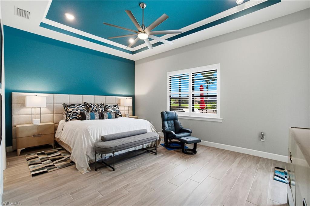 COUNTRY CLUB - Residential