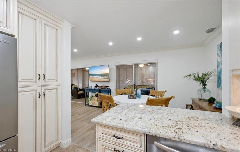 ROYAL BAY VILLAS - Residential