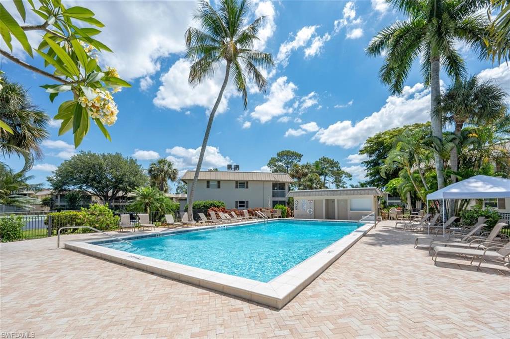 ROYAL BAY VILLAS - Residential