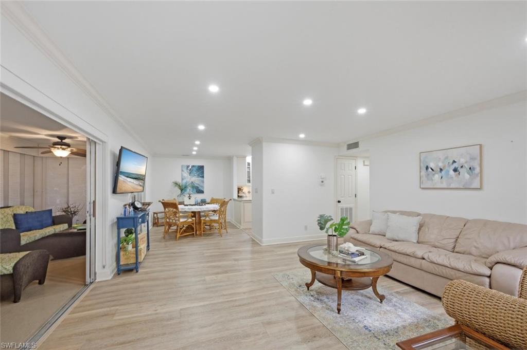 ROYAL BAY VILLAS - Residential