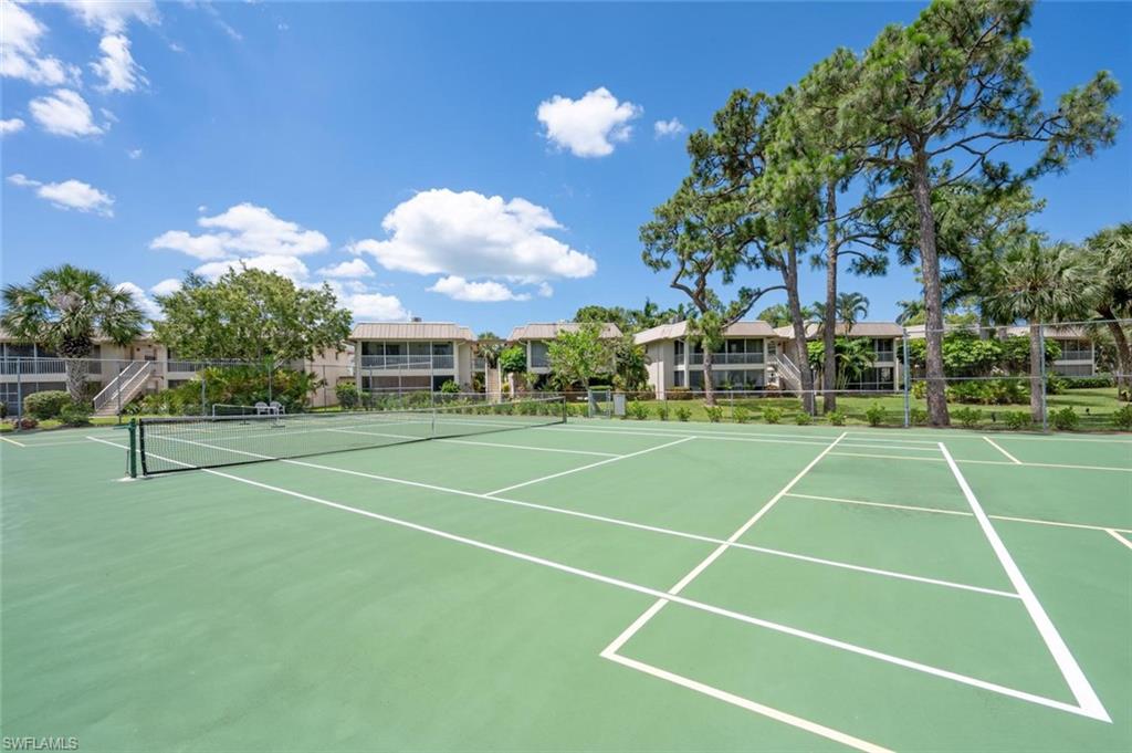 ROYAL BAY VILLAS - Residential