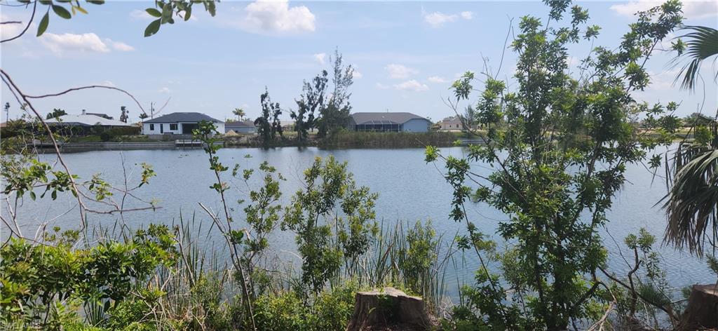 CAPE CORAL - Land
