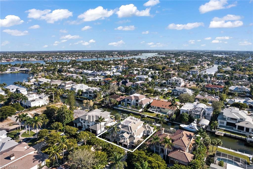 AQUALANE SHORES - Residential