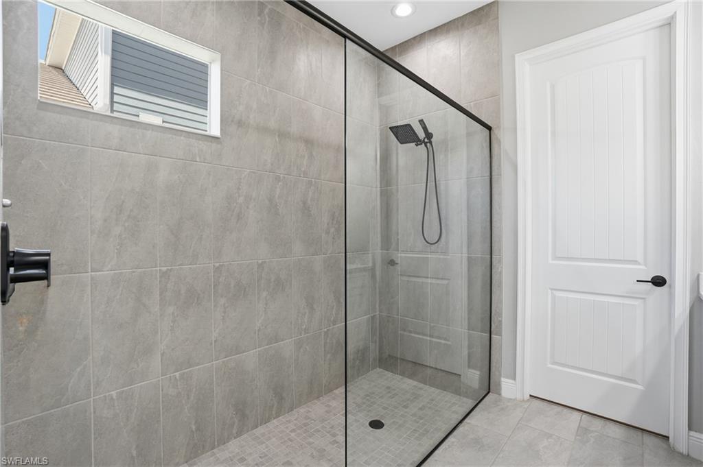 COMPASS LANDING - Residential Lease