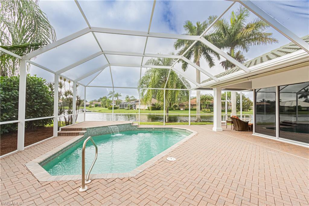 LONGSHORE LAKE - Residential