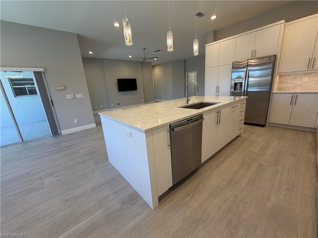 AUTUMN WOODS - Residential Lease