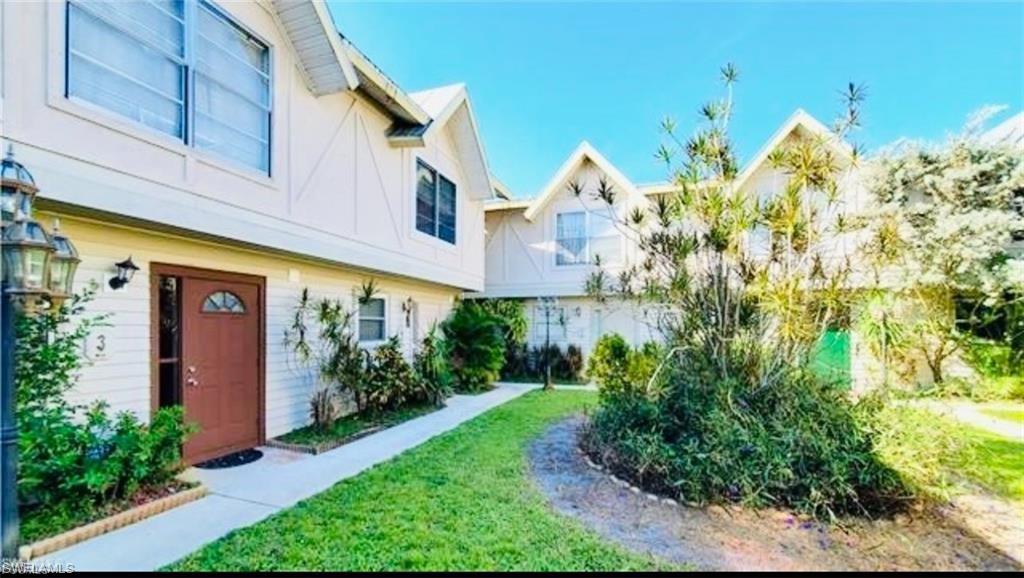 Fantastic Location, central to everything, 15 minutes to Beach, Downtown, and Airport, minutes to shopping and local eateries. This cozy and well-maintained, turnkey is ready for you to move in. Schedule your private showing while it’s still available.