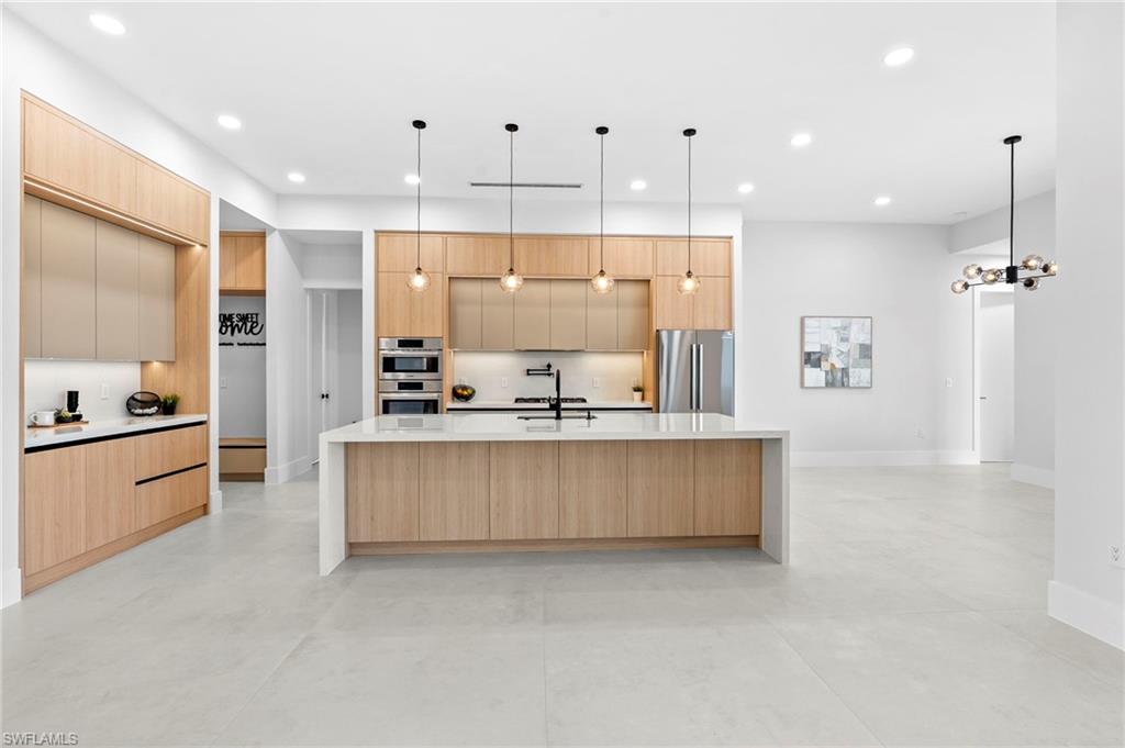 ROYAL PALM GOLF ESTATES - Residential