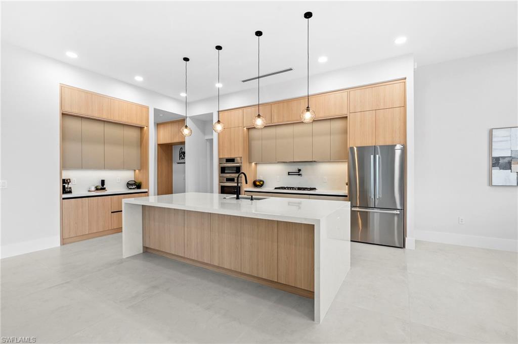 ROYAL PALM GOLF ESTATES - Residential