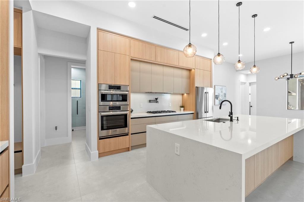 ROYAL PALM GOLF ESTATES - Residential