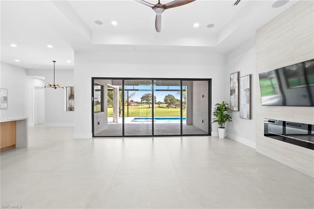 ROYAL PALM GOLF ESTATES - Residential