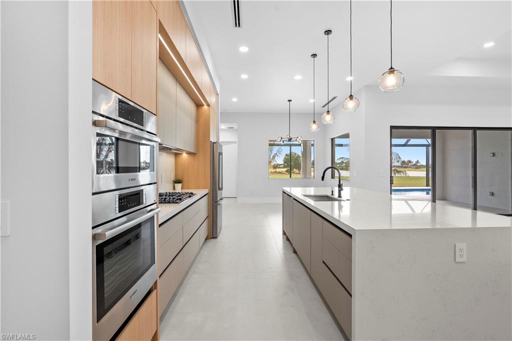ROYAL PALM GOLF ESTATES - Residential