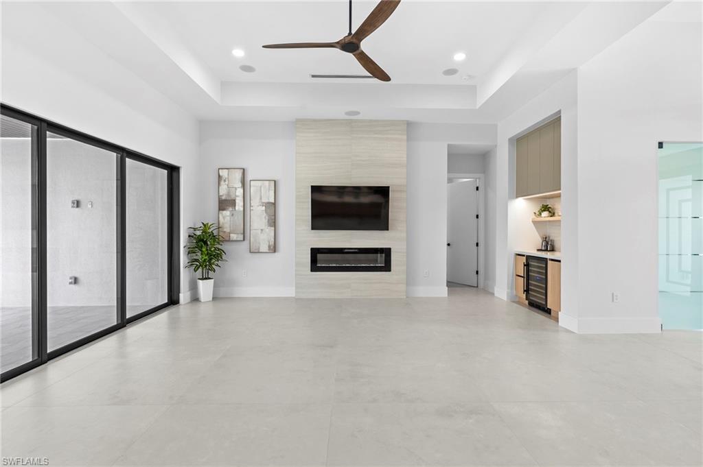 ROYAL PALM GOLF ESTATES - Residential
