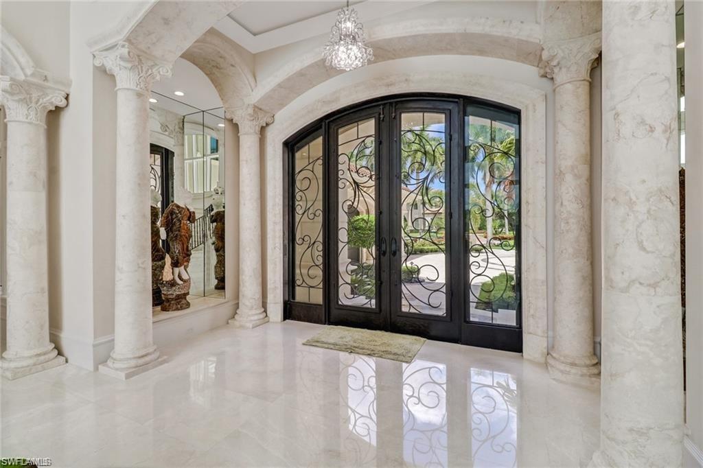 ESCADA AT TIBURON - Residential