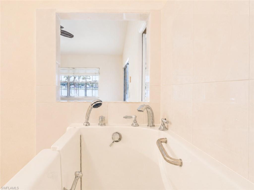 LAKEPORT VILLAS - Residential