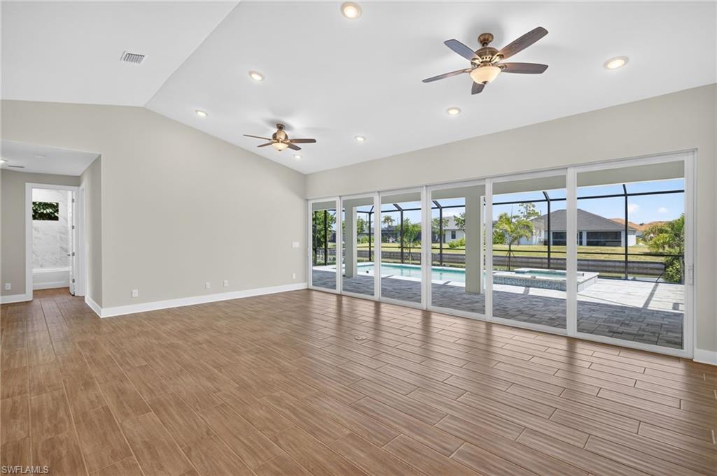 CAPE CORAL - Residential