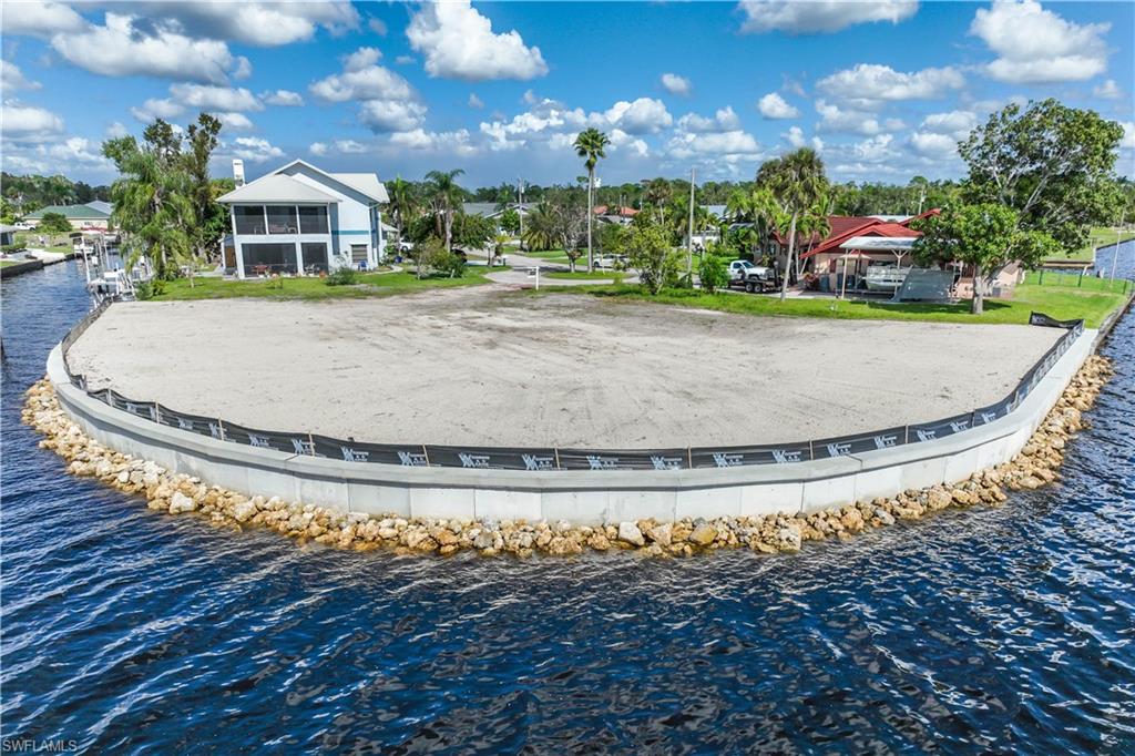 NORTH FORT MYERS - Land