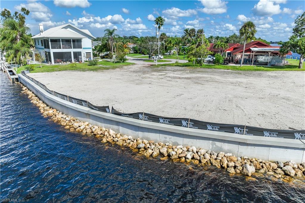 NORTH FORT MYERS - Land
