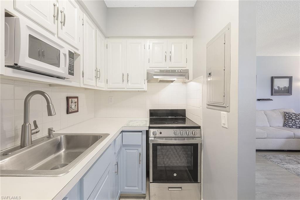 AQUARIUS APTS OF MARCO ISLAND - Residential