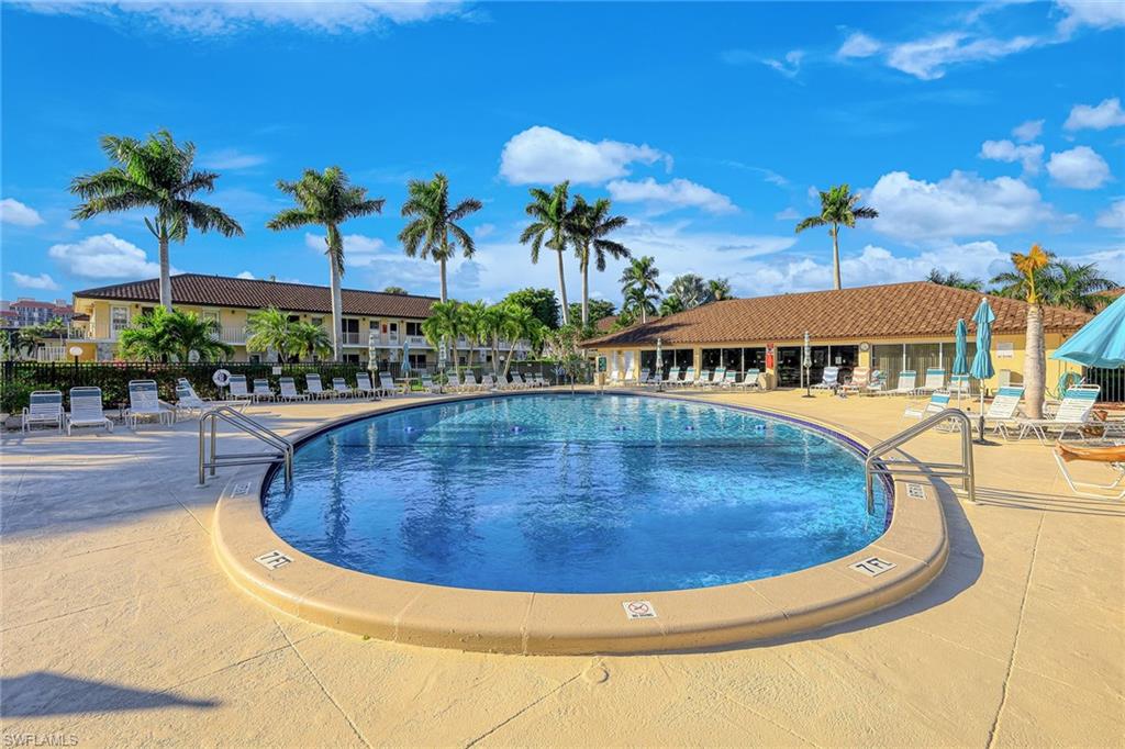AQUARIUS APTS OF MARCO ISLAND - Residential