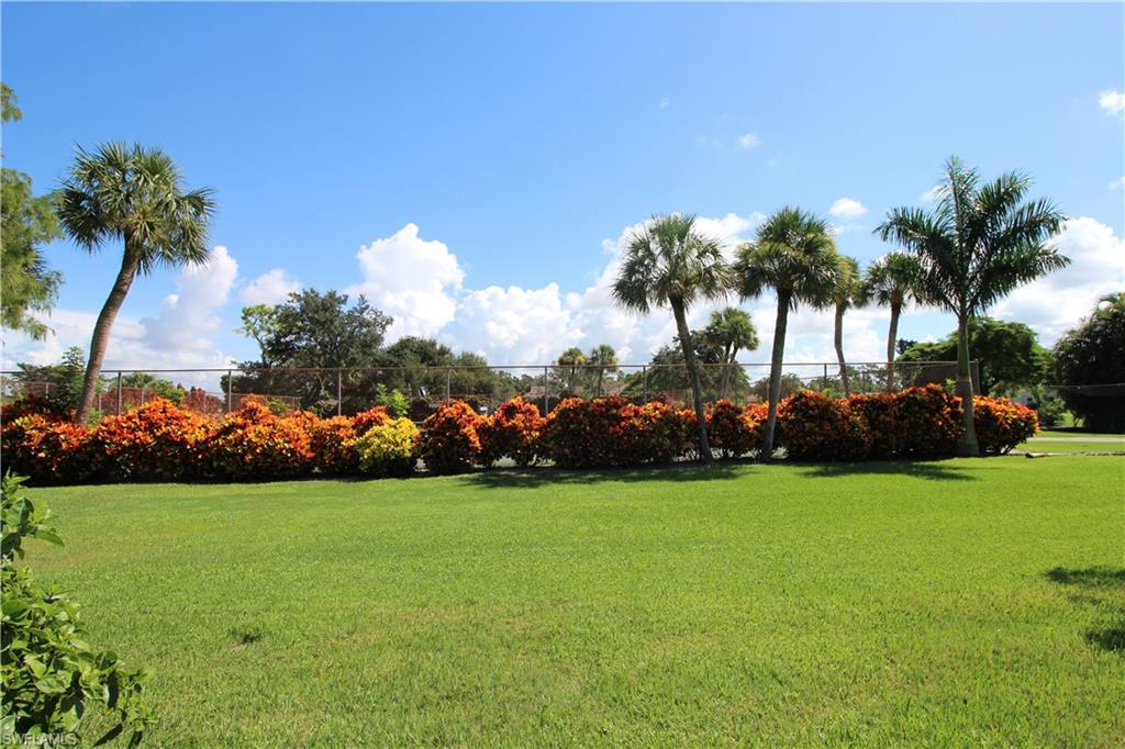 LAKEWOOD VILLAS - Residential