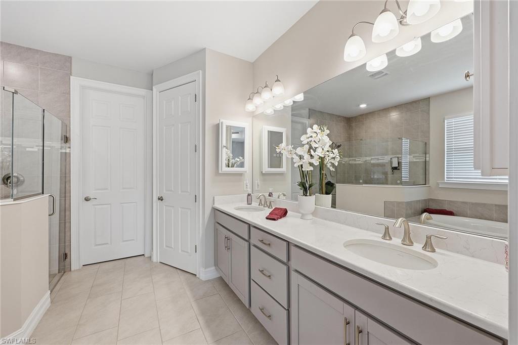 ROYAL PALM GOLF ESTATES - Residential