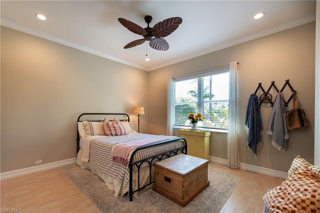 LIVINGSTON WOODS - Residential