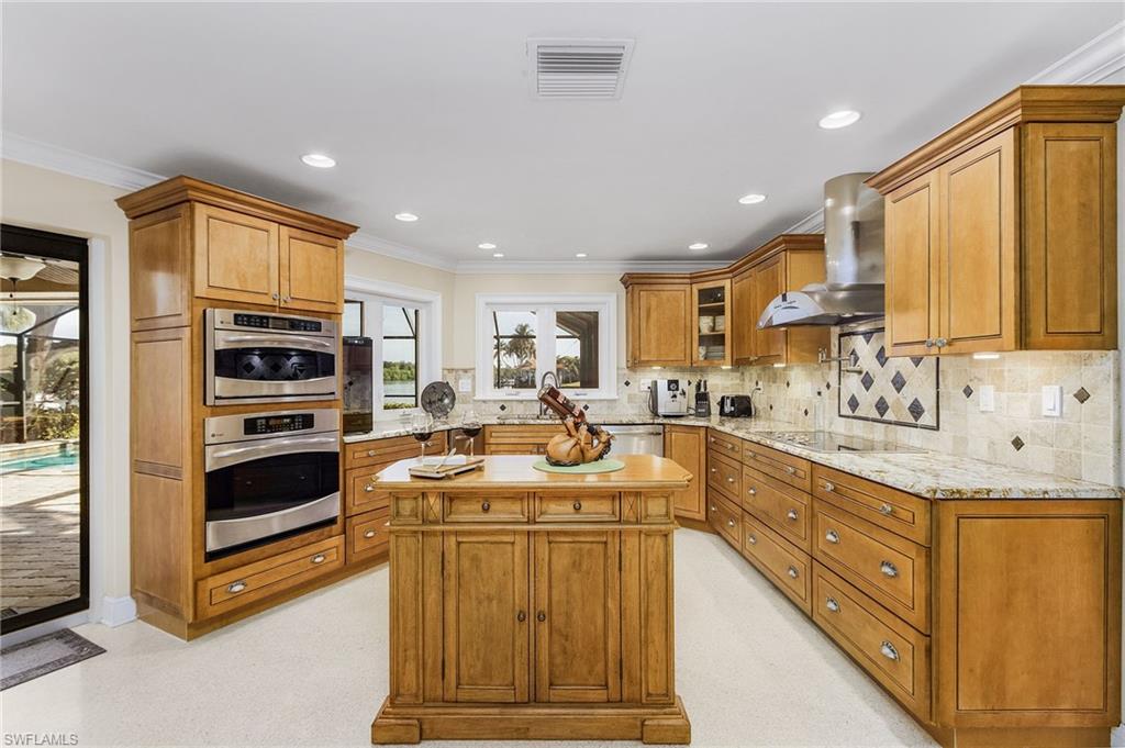 RIVER FOREST ISLAND - Residential