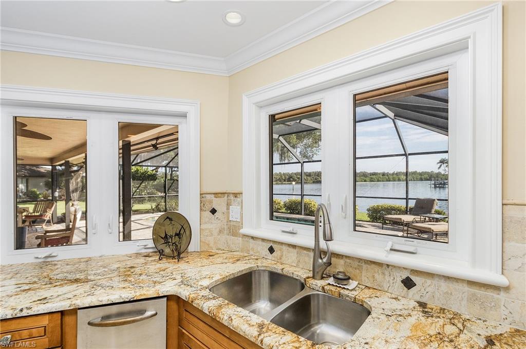 RIVER FOREST ISLAND - Residential