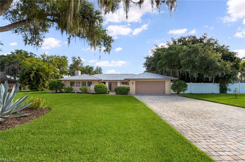 RIVER FOREST ISLAND - Residential