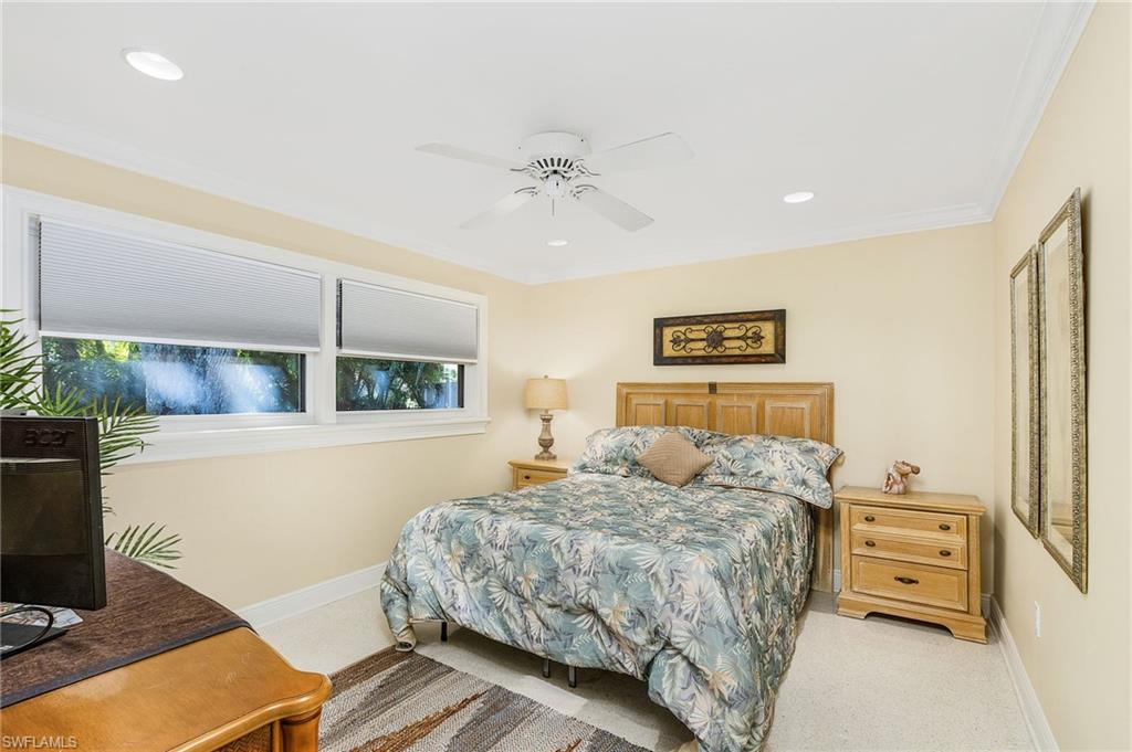 RIVER FOREST ISLAND - Residential