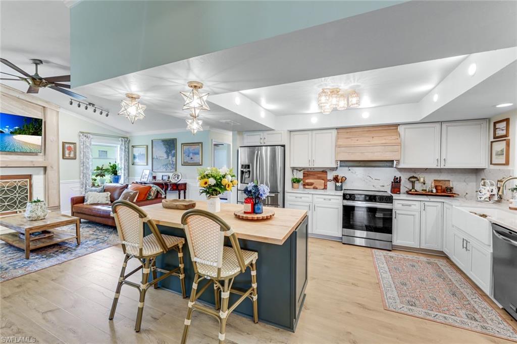 COLONIAL PINES - Residential