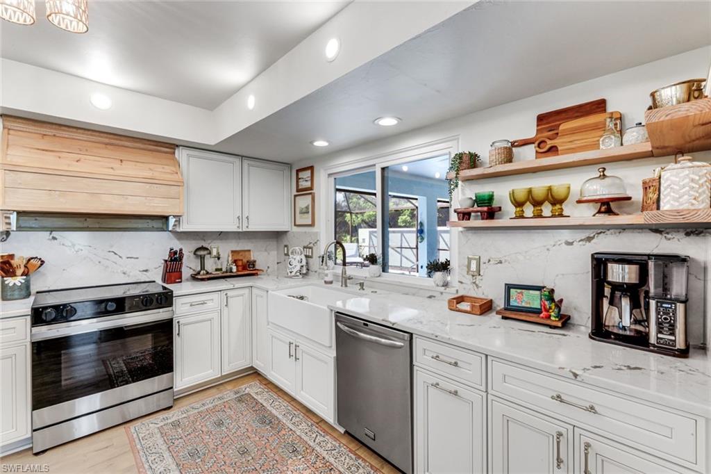 COLONIAL PINES - Residential