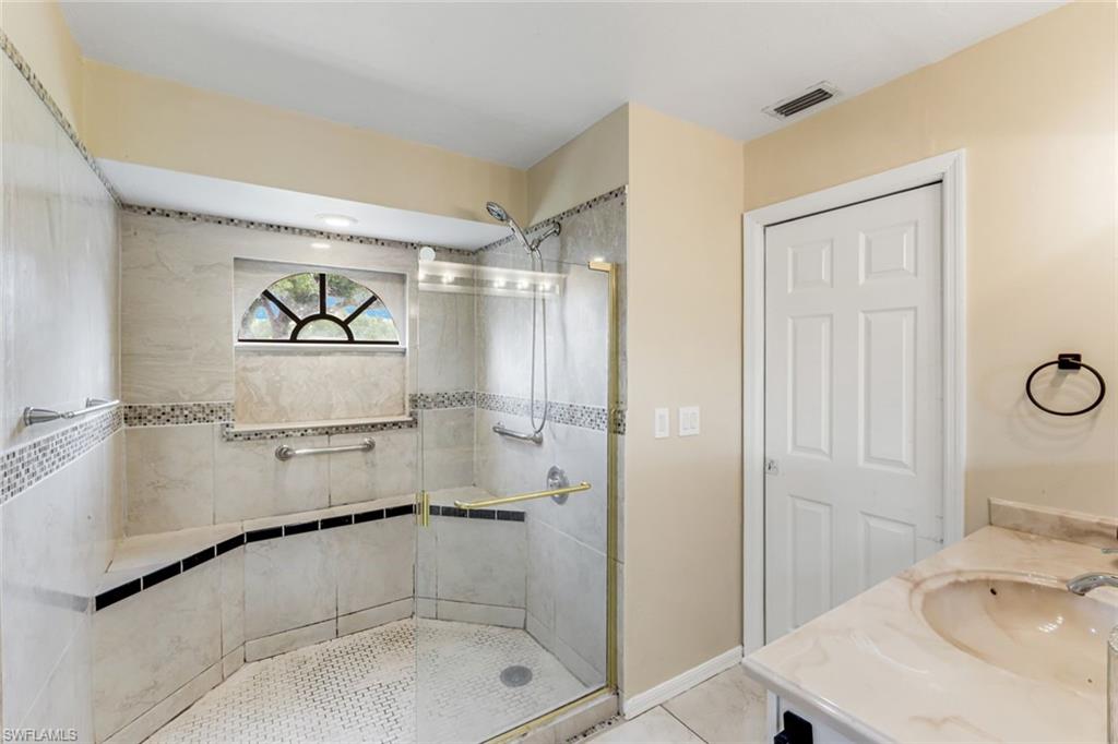 COLONIAL PINES - Residential