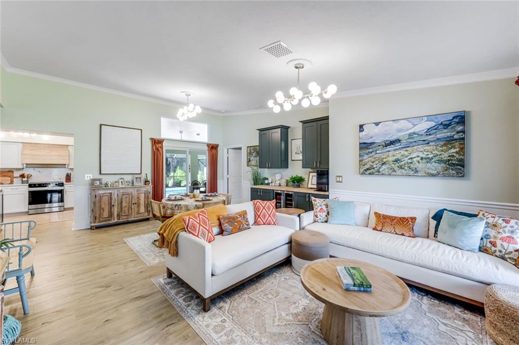 COLONIAL PINES - Residential