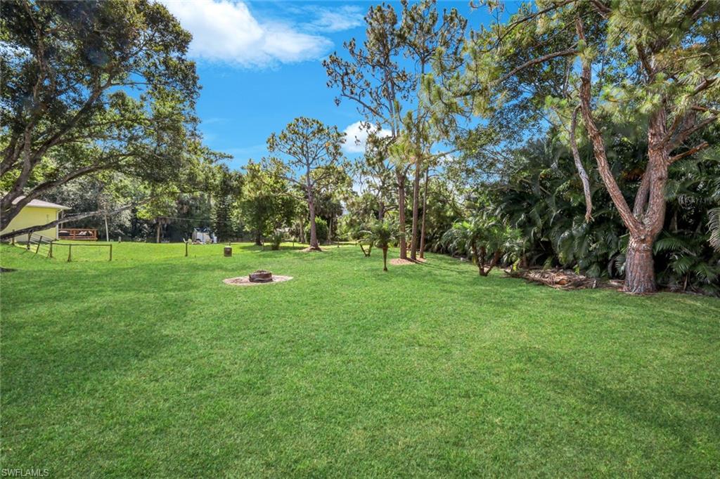 COLONIAL PINES - Residential