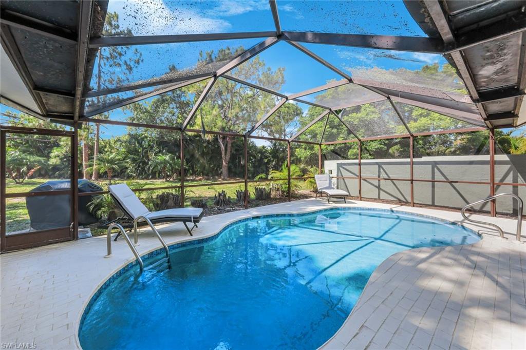 COLONIAL PINES - Residential